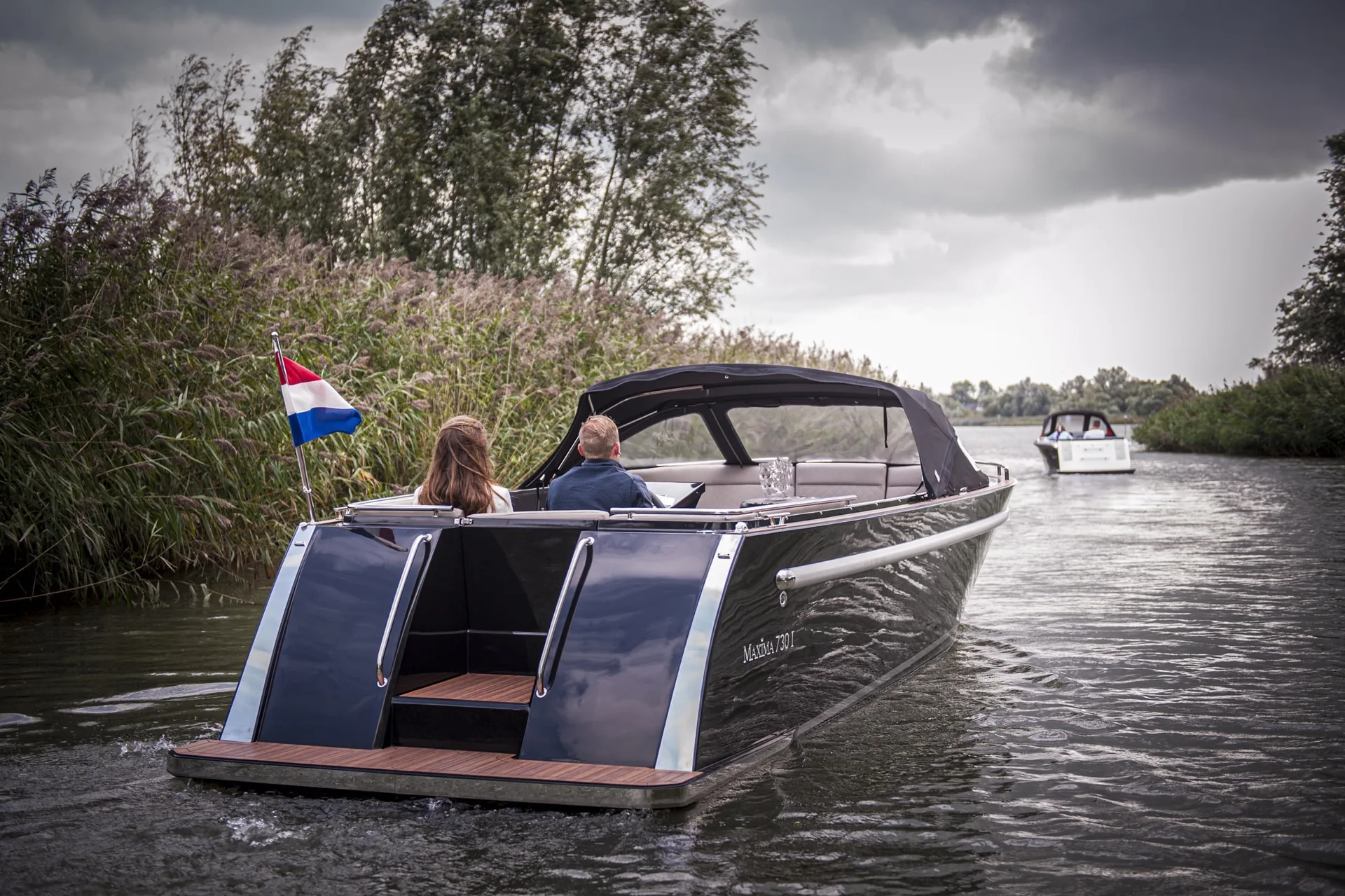 Sloep uit het aanbod van Brinks Watersport op het water